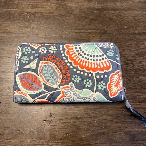 Vera Bradley Zipper Close Wallet in Nomadic Floral - Picture 6 of 6